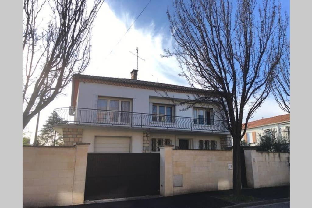 Maison Familiale A Ним Екстериор снимка